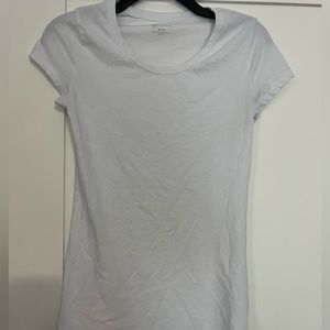 Women’s medium tee, no boundaries